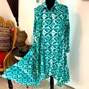 Step in Style Cotton Green Print Swing Dress! Button up front! Great condition M